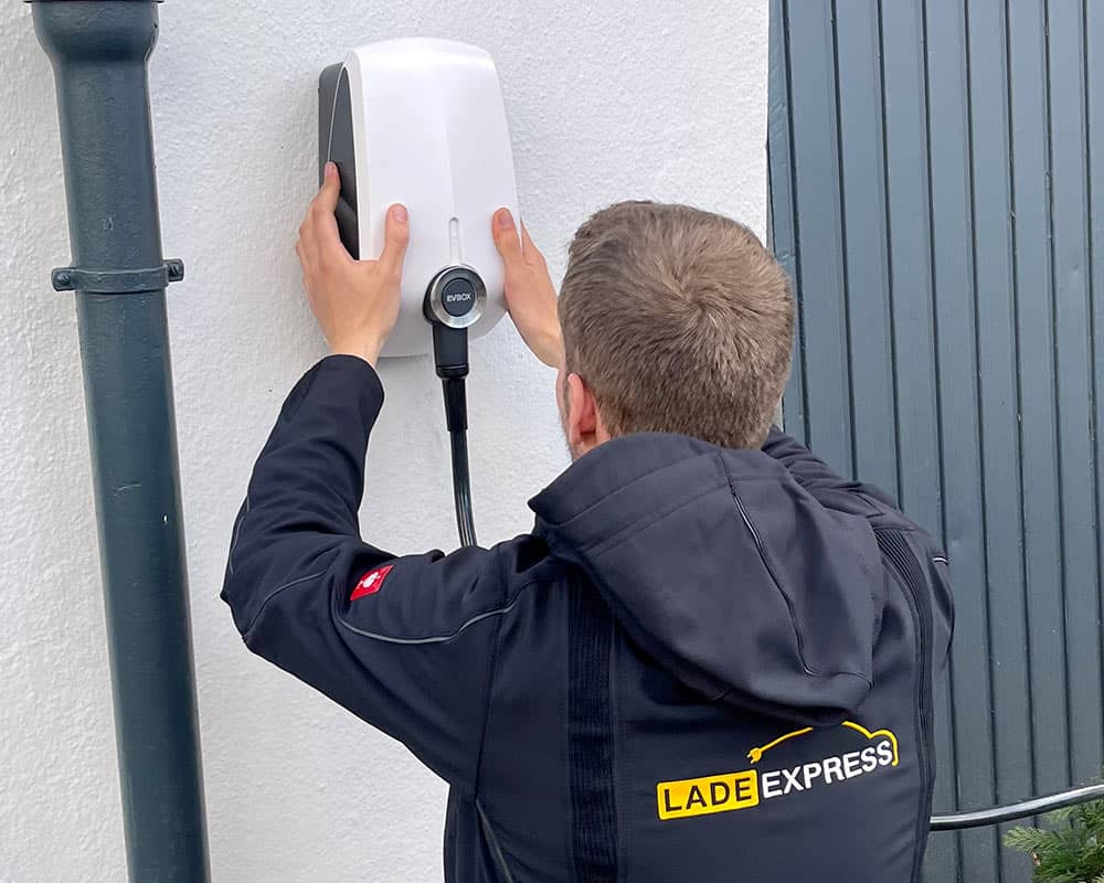 Die Ladelösung wird beim Kunden installiert